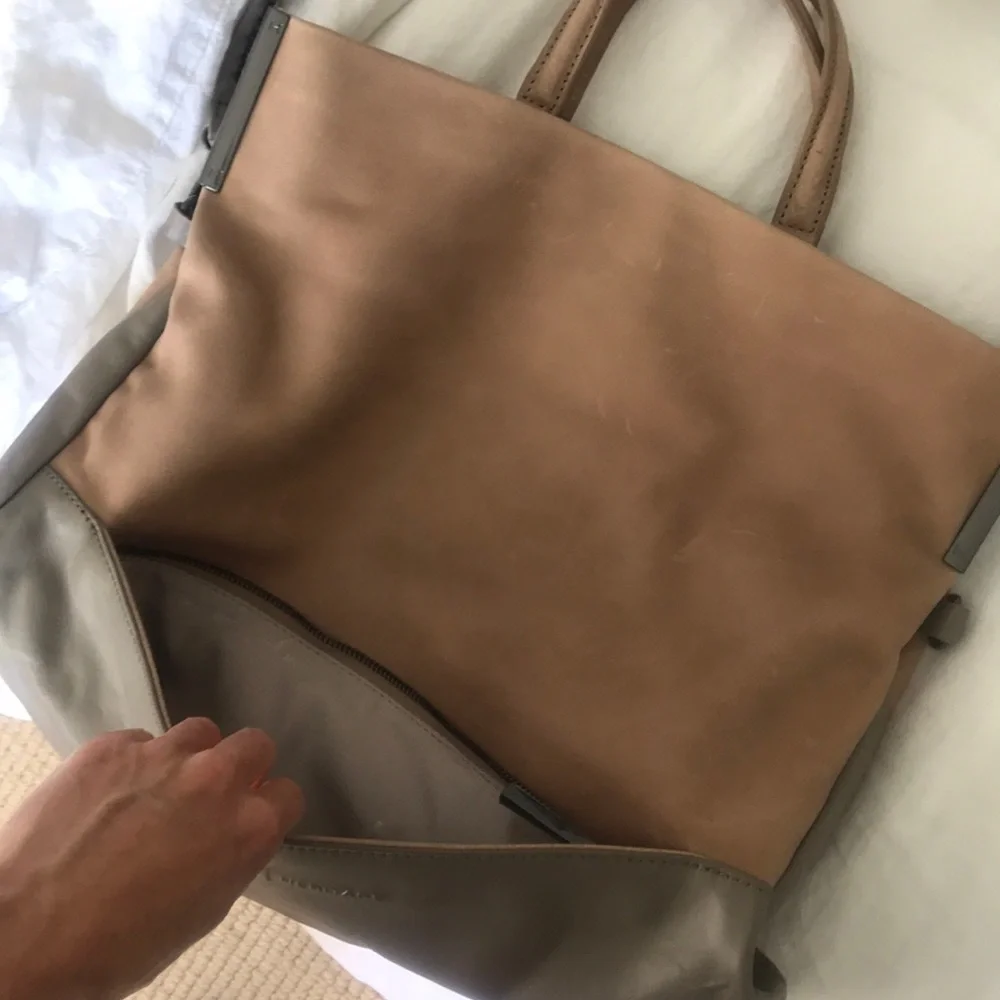 Halston Heritage Crossbody Tote NWOT - Picture 8 of 9